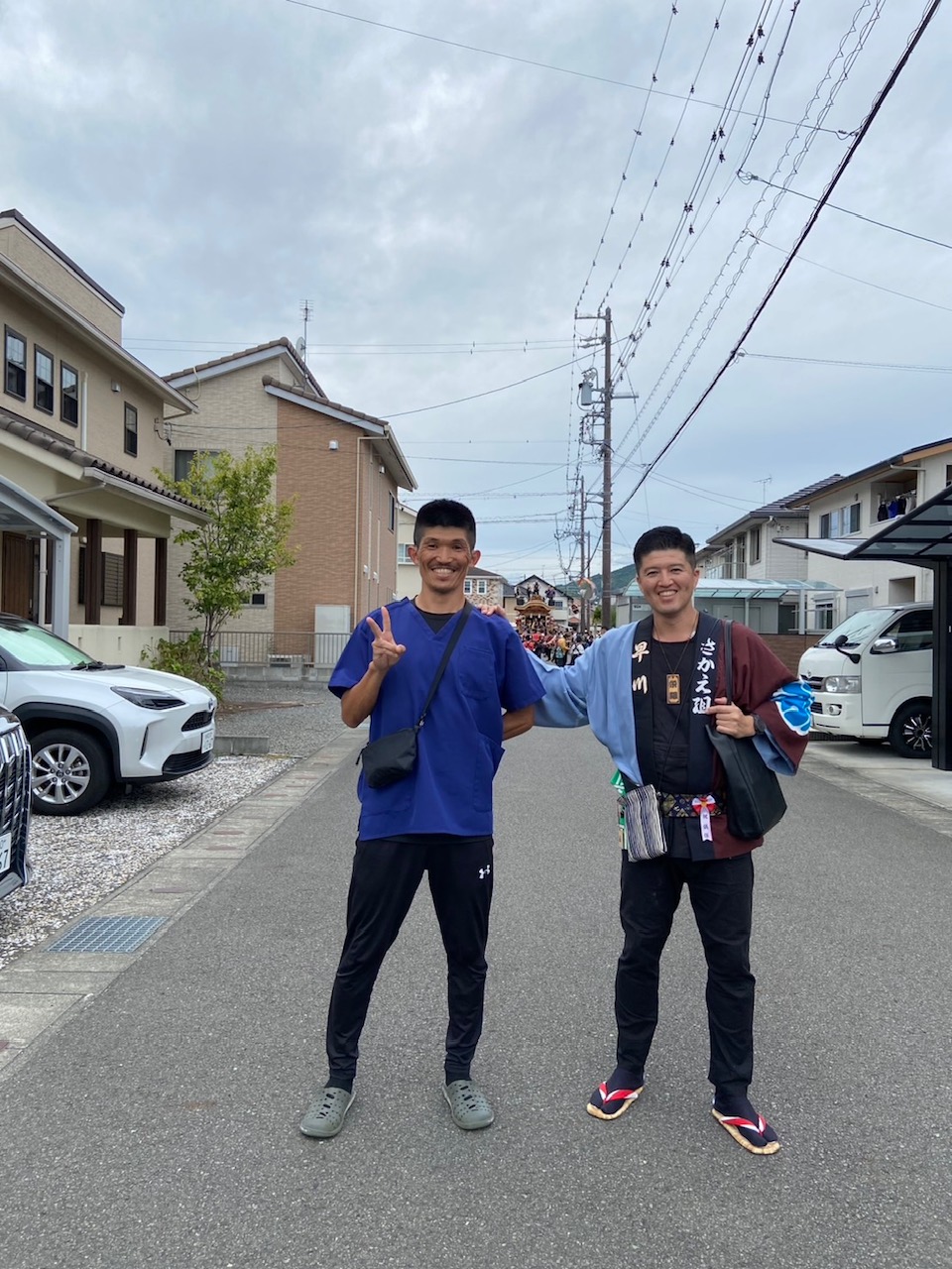 昼休憩でブラブラしていると、栄地区のみこしが！生で見ると圧巻ですね！<br>