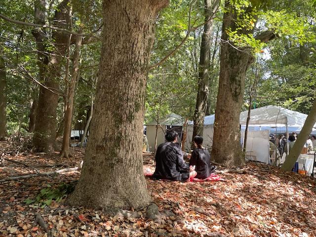 <b>お昼時だったので家族でご飯食べている方が多かった!!</b><br>やや、行くのが遅かったためどこの食べ物屋さんも激混み(*´з`)<br>