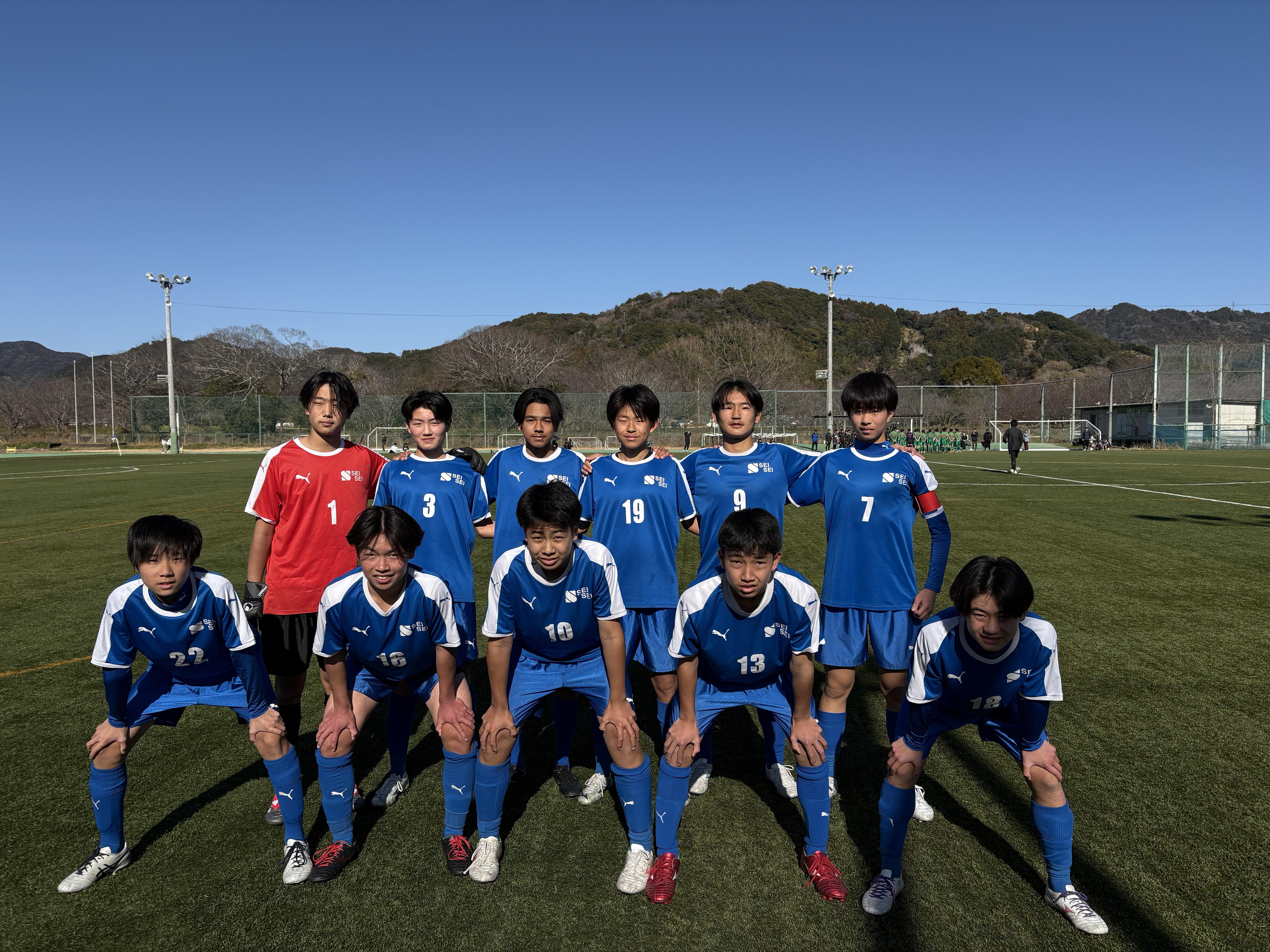 急いで高田のグラウンドに移動してトレーナー帯同しに！！<br>リーグ戦第3節　藤枝ダービー１　見事に３連勝！！<br>次節は14日に藤枝ダービー２　フランクフルト戦是が非でも勝ち点をとりたいですね。<br>