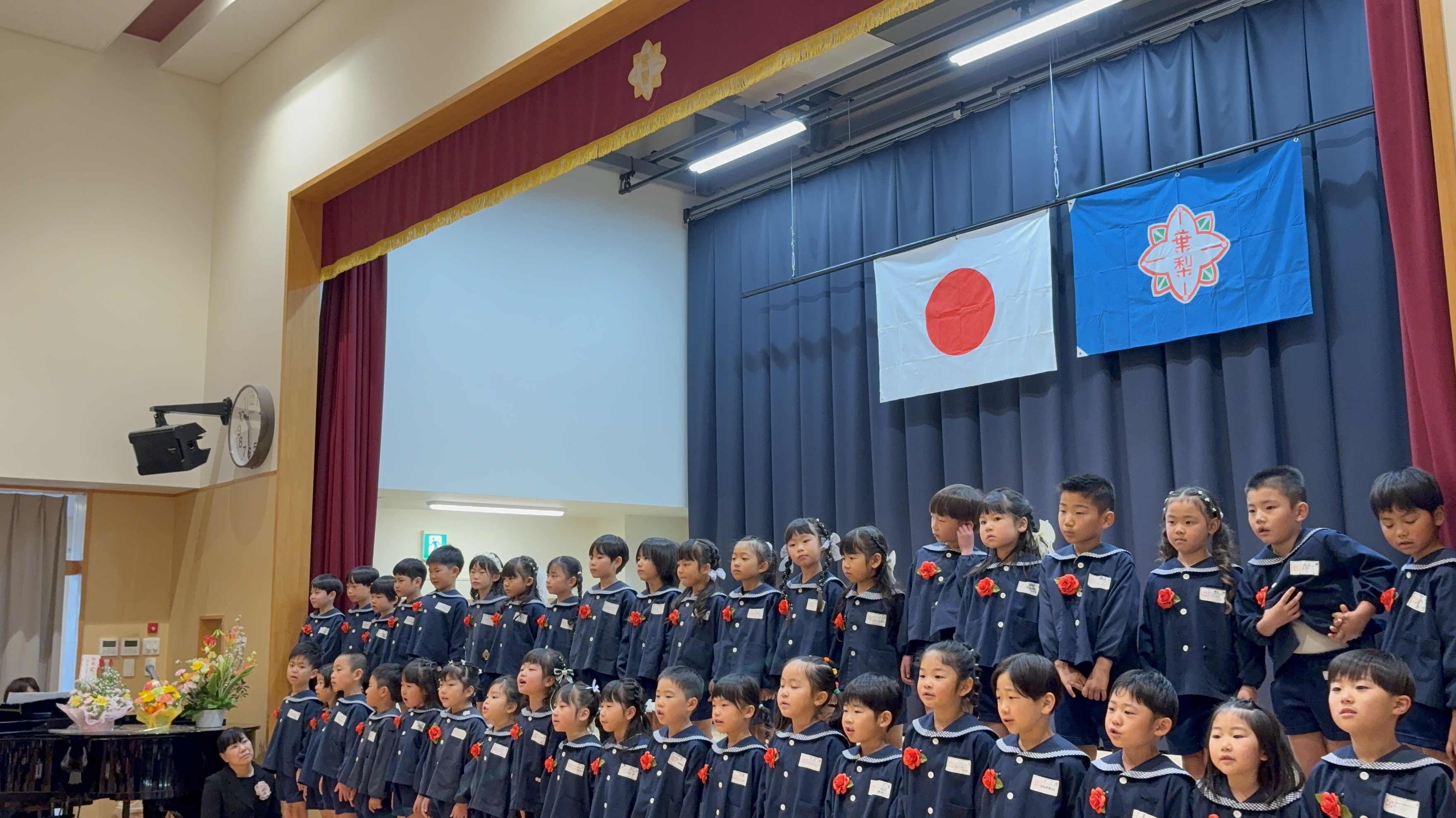 みんなも出会った頃は小さかったけど3年もたちつと大きくなり個がでてきて<br>男の子はわんぱくに！女の子は女の子らしく！小学校も楽しみですね！<br>4月7日に入学式です！！<br>