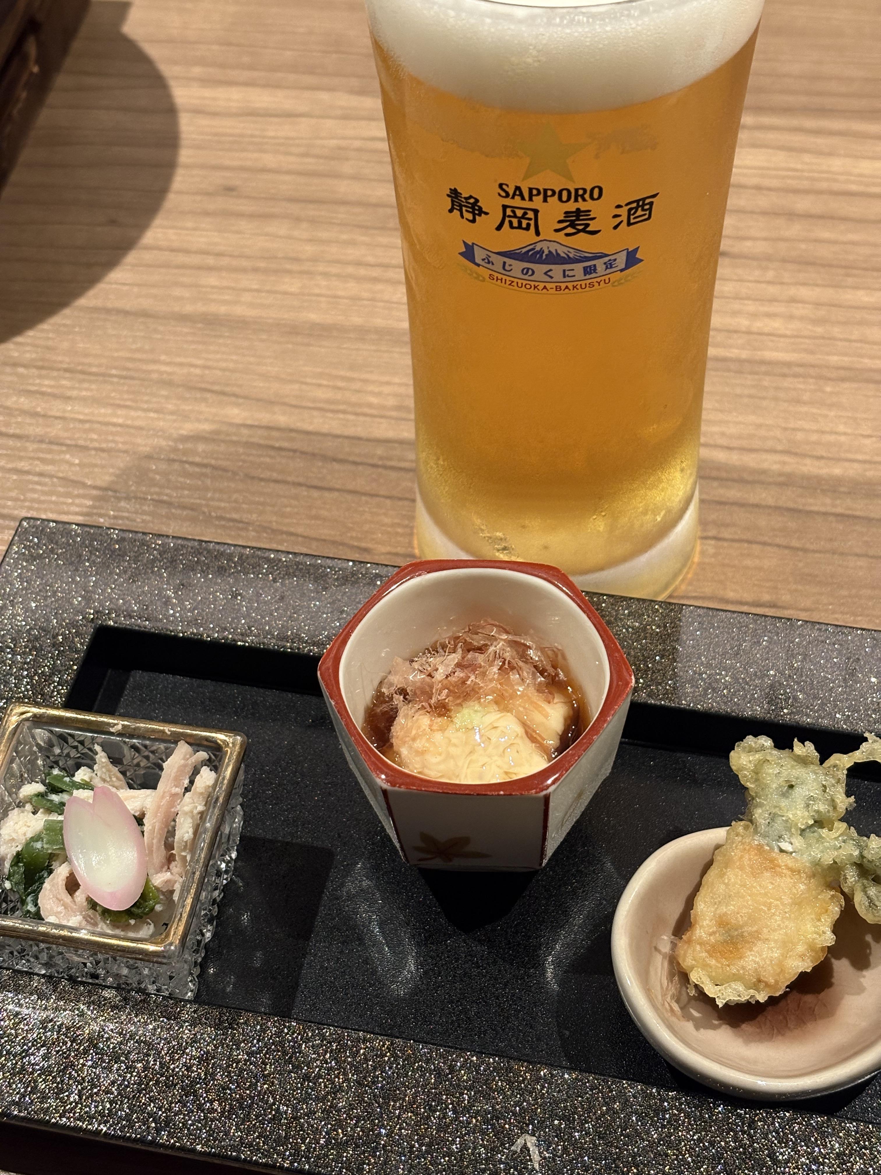 前菜！どれもお酒との相性が抜群でした！美味しさのあまり写真は初めだけであとは忘れた！<br>