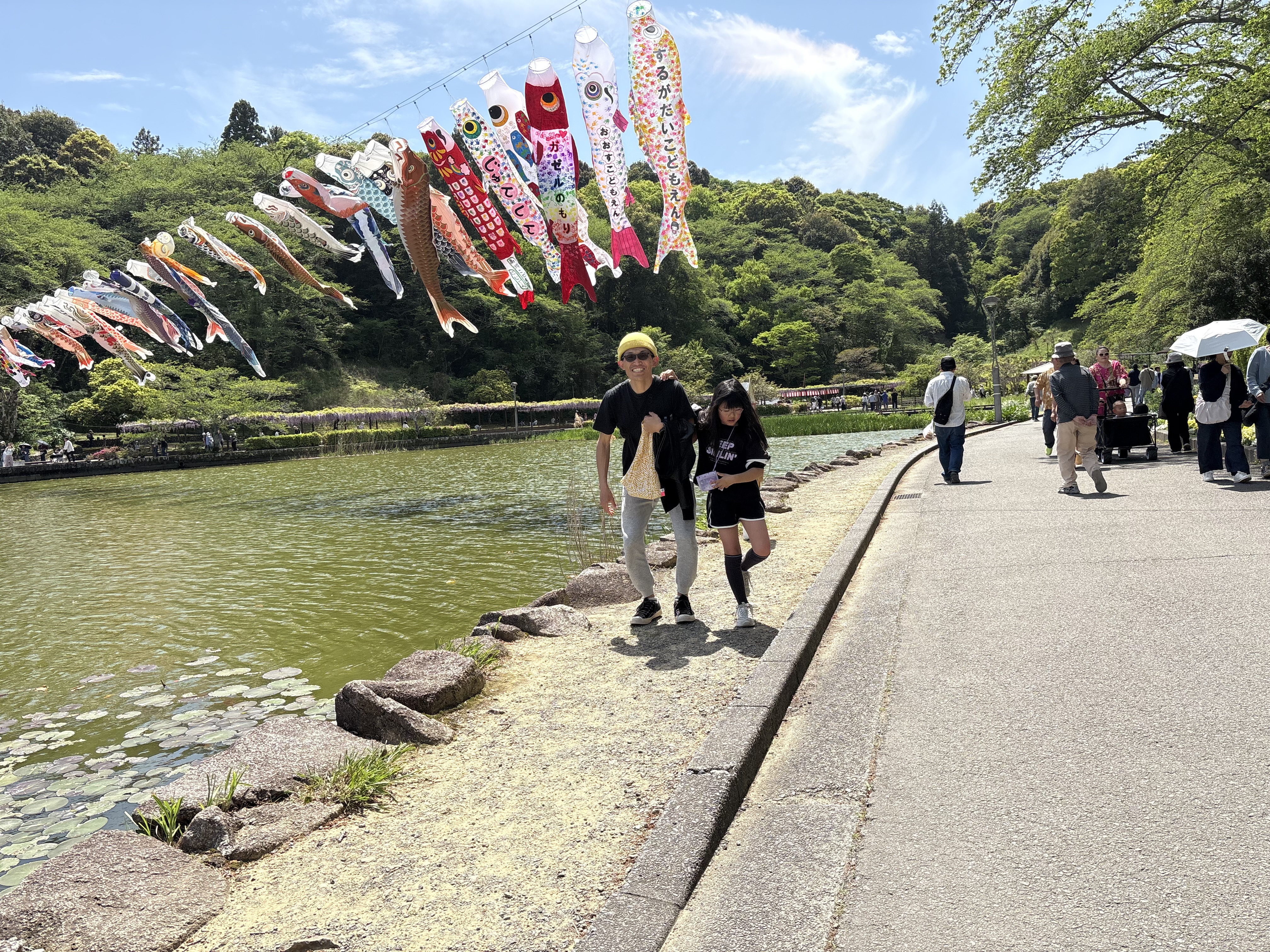 写真対決②！<br>先行！弟・・・ポーズをとるも一向に撮らない息子！！我慢ができずに諦めた（笑）<br>