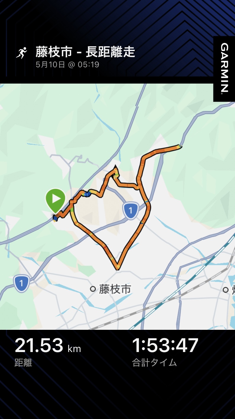 こんにちは！！

GWも完全に終了！し本日から通常運転に！

身体・心がついていけるのか？まさに５月病！
極力早く切り替えて戻したいですね( ◠‿◠ )

さて、土曜日は仕事後すぐに浜松のオイスカ高校に行き
【藤枝静清FC】の帯同しに行きました。予選で敗退は決まっていましたが、
vs【藤枝MYFC】の第３戦目！プライドの戦い！
真剣勝負で格上のチームと戦うことがないのでいい経験になったのではないかと思います。
この経験をリーグ戦に活かせてくれるといいですね。

日曜日
朝活ジョグ（長距離走）
レースまで２ヶ月地道にコツコツと積み重ねていきます。
今年はそこまでレースに出れないので
気持ちが切れないようにやっていこうと思います( ◠‿◠ )

たまには山にも行かなければとやや焦っております。

走ったあとは家の掃除！GWのホコリを掃き掃除拭き掃除と！！（いつもの日曜日）

2時間ほど家のことをやりながら脱GW！をしていました。

お昼は、嫁が参加しているイベントが瀬戸谷で行っていたので
嫁が作ってくれた弁当を持って
子ども3人で青空の下で美味しくお昼を食べてのんびり！！しました。

昨日は母の日でしたので
実家に花より団子ということでケーキを持って1時間ほどまったりして

家に帰宅し、娘と特製パフェ作り！
一人でパンケーキを作り（母の日の贈り物）
パンケーキ→ハチミツ→シリアル→生クリーム→パンケーキ→生クリーム→白桃→生クリームと
考えて、作っていました。
自分が小４の時何をしていたのかと思い出そうとしても
何も思い出せず( ´Д`)y━･~~大したことやっていなかったのだろうと思います。

今週末もあっという間に終わってしまいました。
今週から一気に気温も上がると言っていましたので、体調管理を大切に！！していきましょう。

皆さんはどんな母の日でしたか？